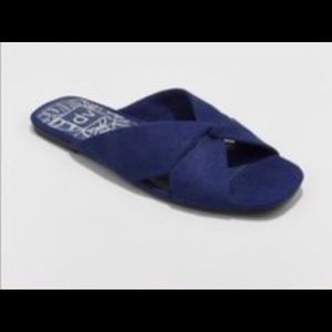 DV Women’s Slippers Size 5 1/2